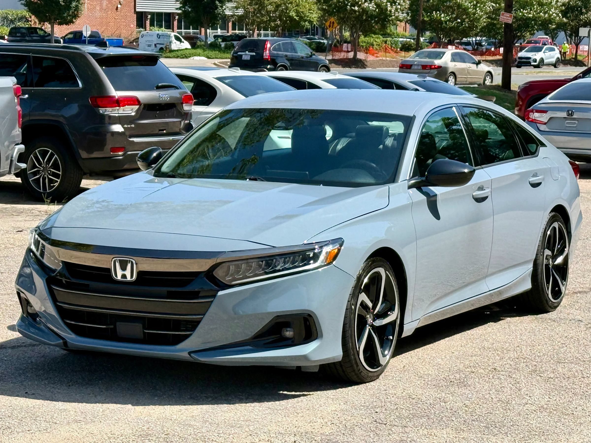 Used 2022 Honda Accord Sport image 2