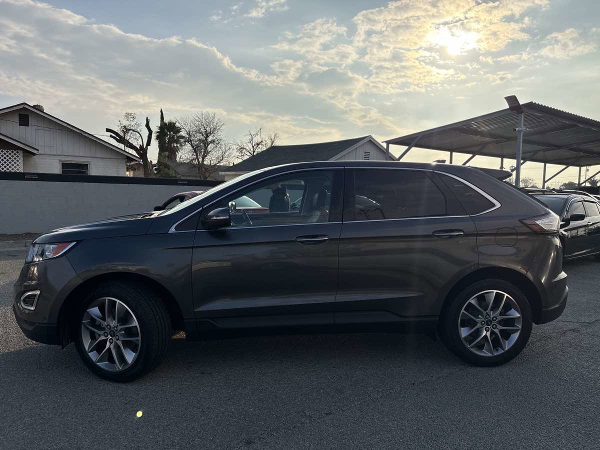 Used 2018 Ford Edge Titanium w/ Equipment Group 302A image 4