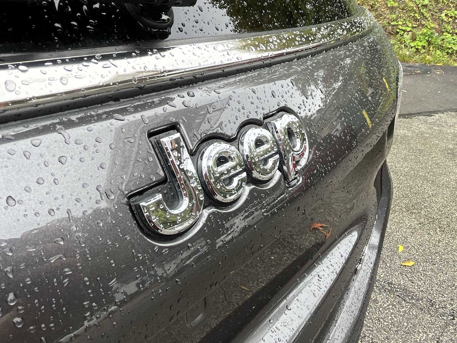 Used 2022 Jeep Compass Limited image 30