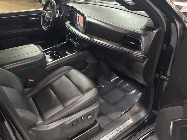 Used 2025 Chevrolet Suburban Z71 image 39