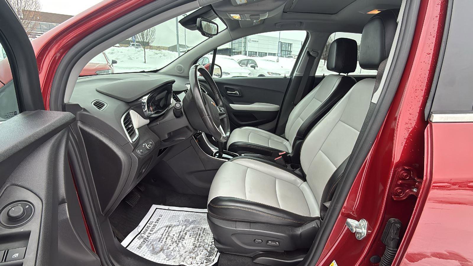 Used 2020 Chevrolet Trax Premier image 24