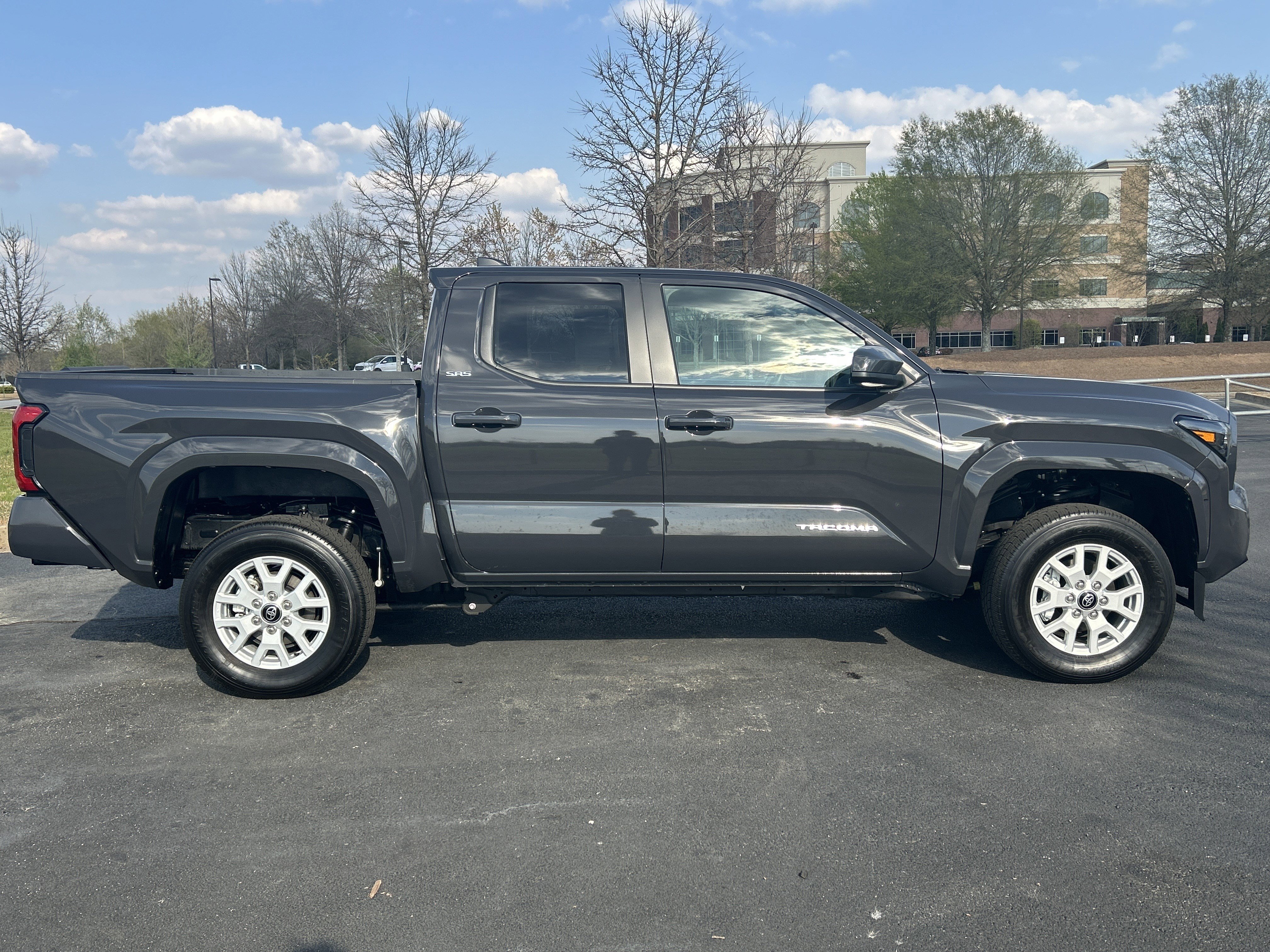 Used 2025 Toyota Tacoma SR5 image 10