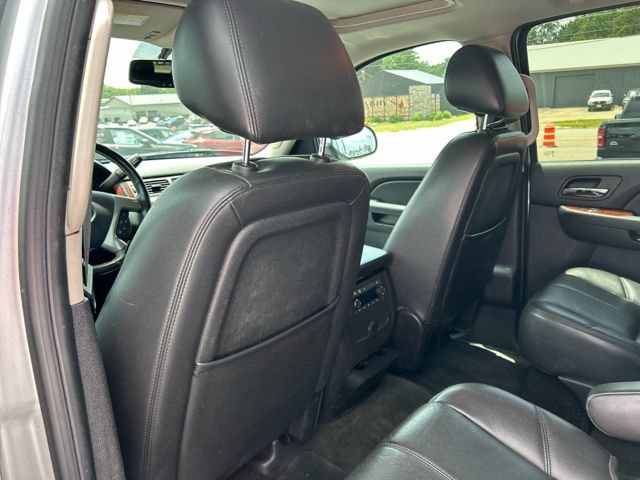 Used 2012 Chevrolet Suburban LT w/ Luxury Package AWD/4WD image 19