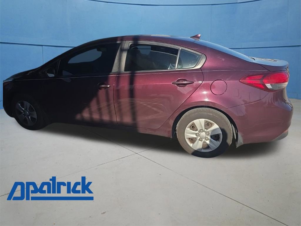 Used 2017 Kia Forte LX FWD image 1