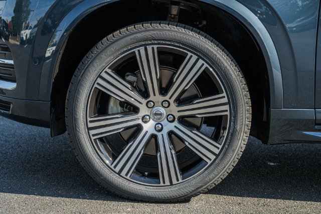 Certified 2024 Volvo XC90 T8 Ultimate w/ Lounge Package AWD/4WD image 17
