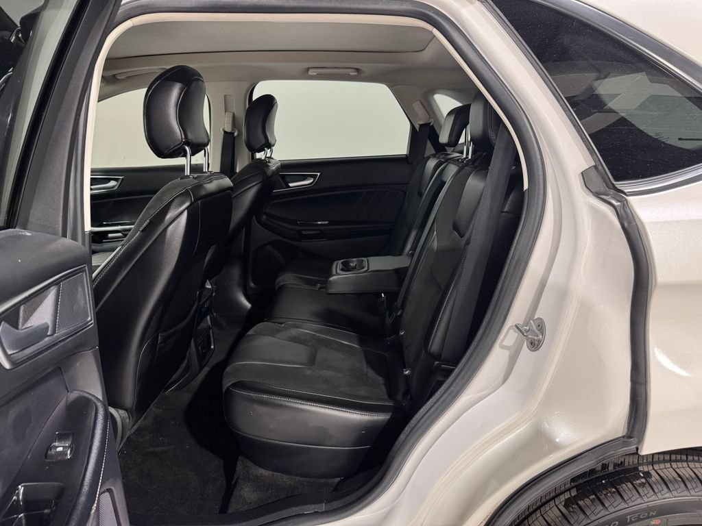 Used 2018 Ford Edge Sport w/ Equipment Group 401A AWD/4WD image 17