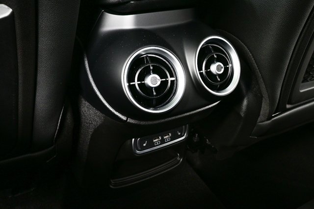 New 2025 Alfa Romeo Stelvio Sprint w/ Convenience Package image 18