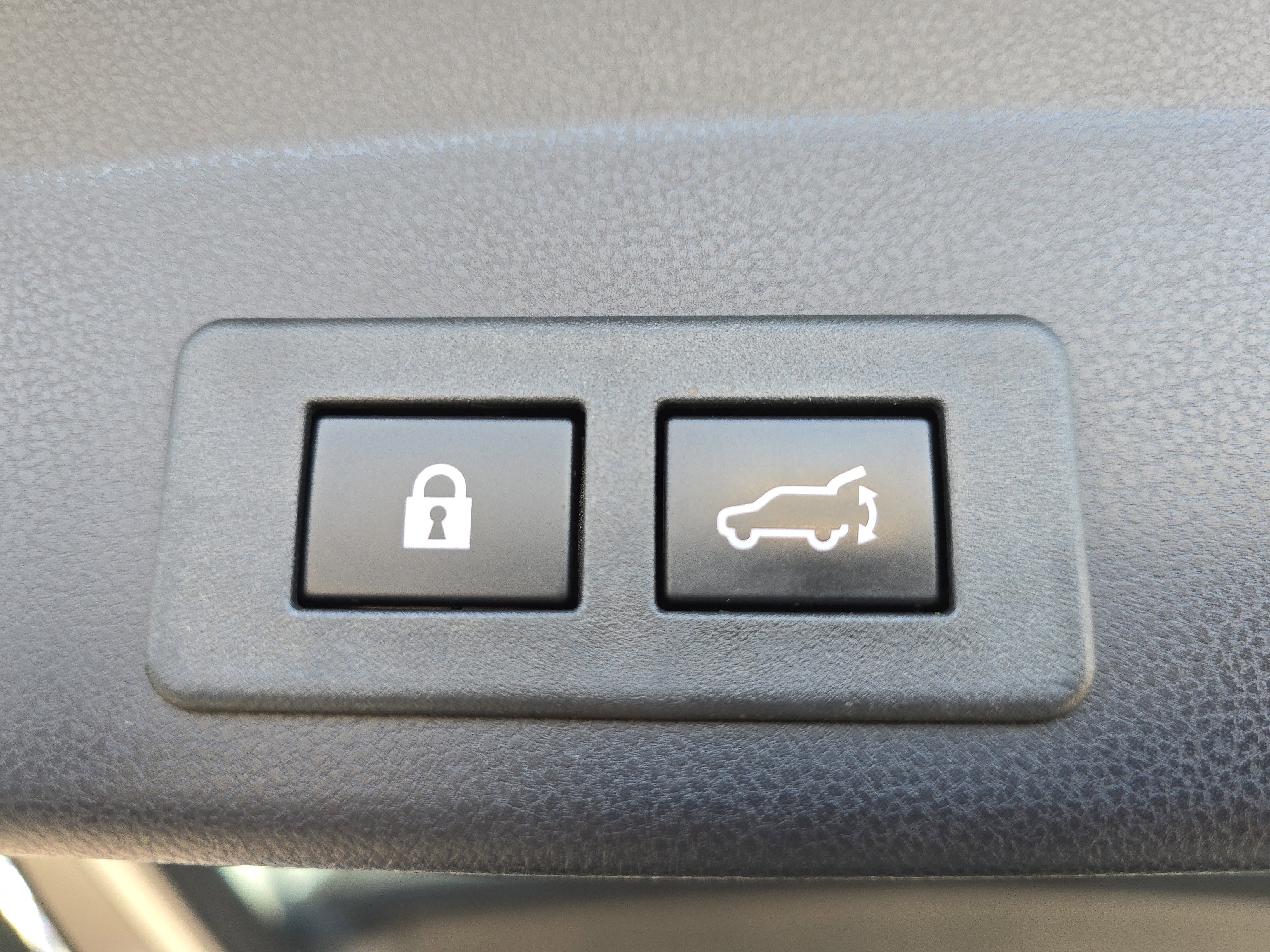 Certified 2022 Subaru Ascent Limited w/ Technology Package image 18