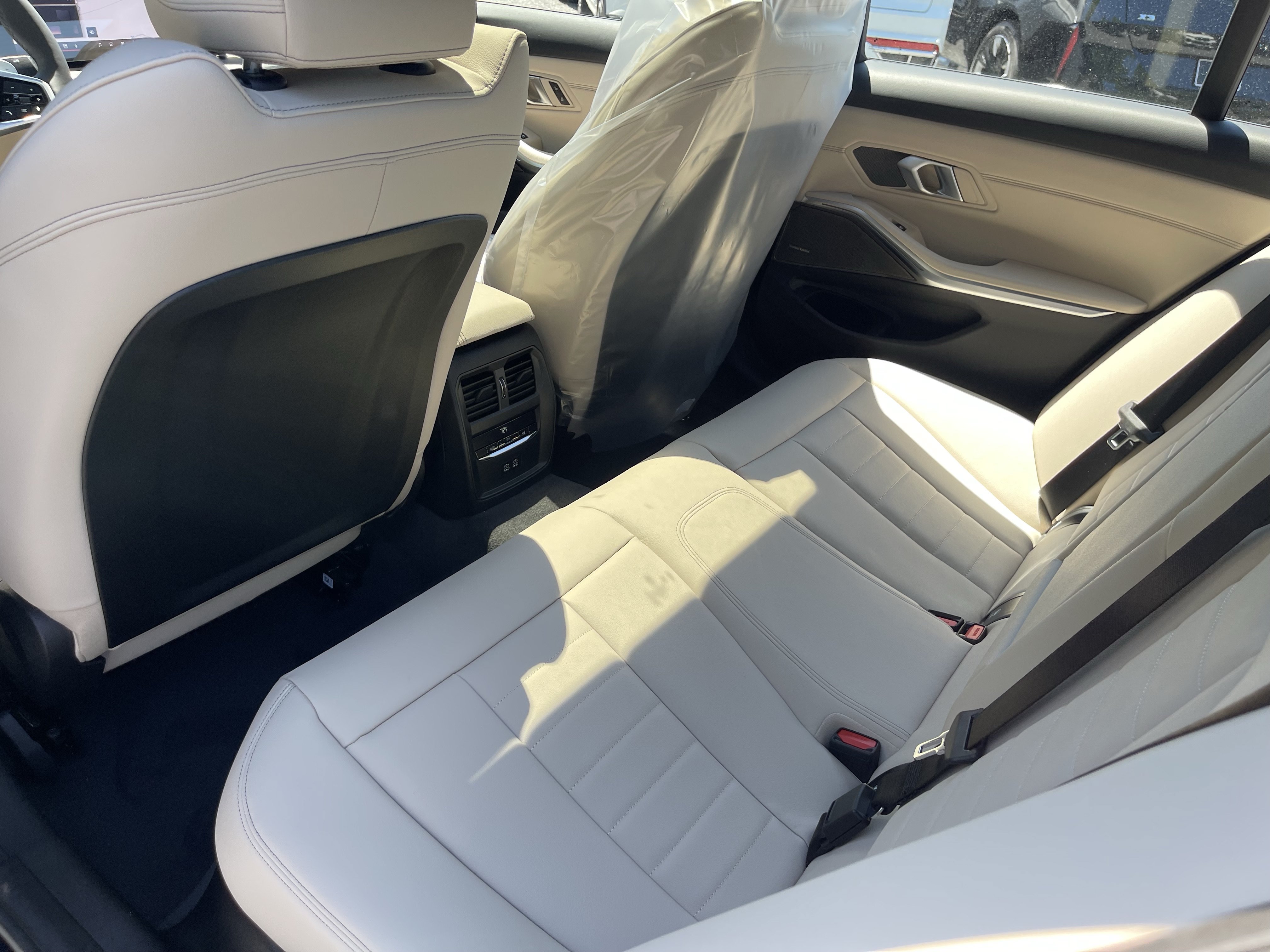 Used 2026 BMW 330i xDrive Sedan w/ M Sport Package AWD/4WD image 17