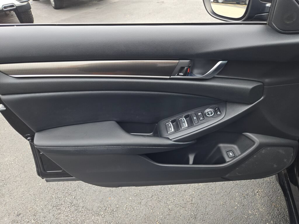 Used 2018 Honda Accord Sport image 23