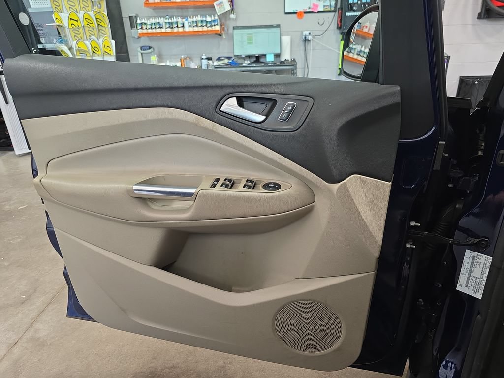 Used 2016 Ford C-MAX SE w/ Equipment Group 202A FWD image 54