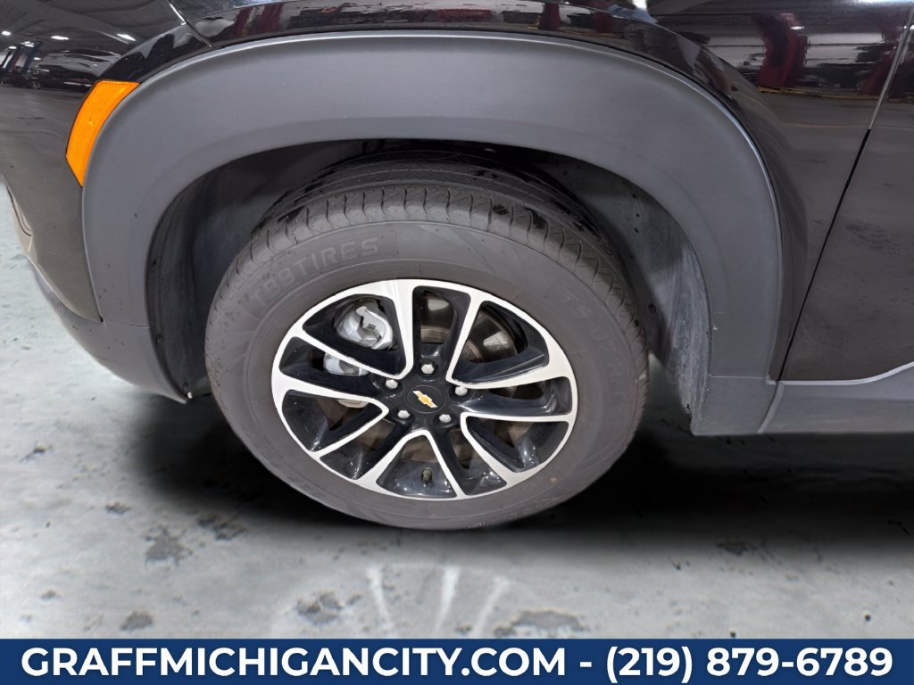 Used 2025 Chevrolet TrailBlazer LT AWD/4WD image 30