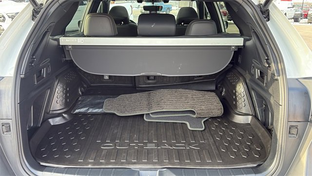 Used 2022 Subaru Outback Wilderness w/ Wilderness Package image 27