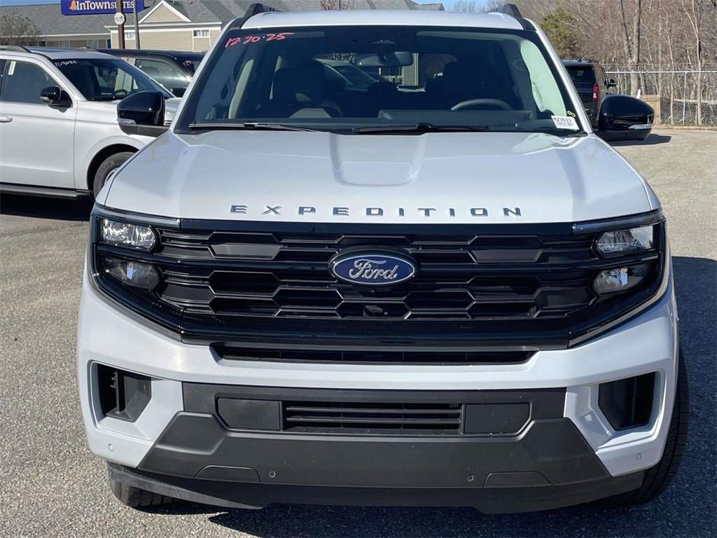 New 2026 Ford Expedition Active image 8