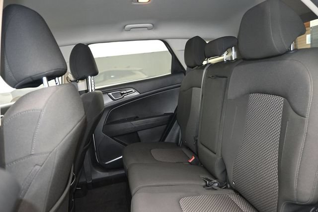 Used 2025 Kia Sportage LX FWD image 11