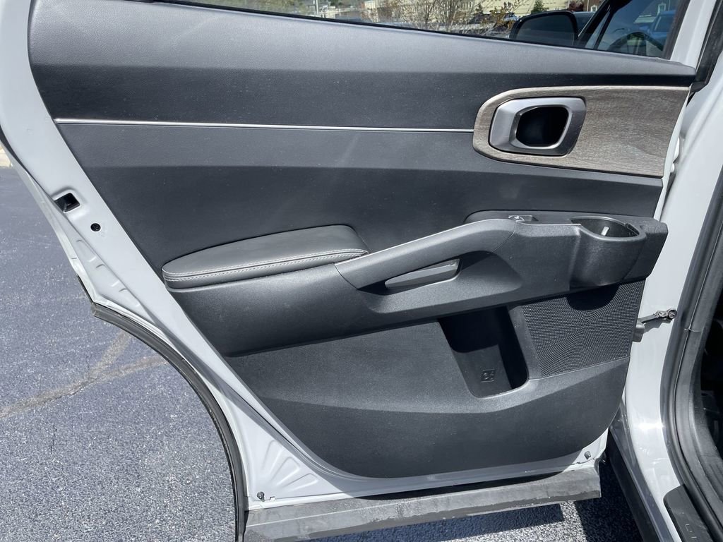 Certified 2022 Kia Sorento EX w/ Panoramic Sunroof Package image 22