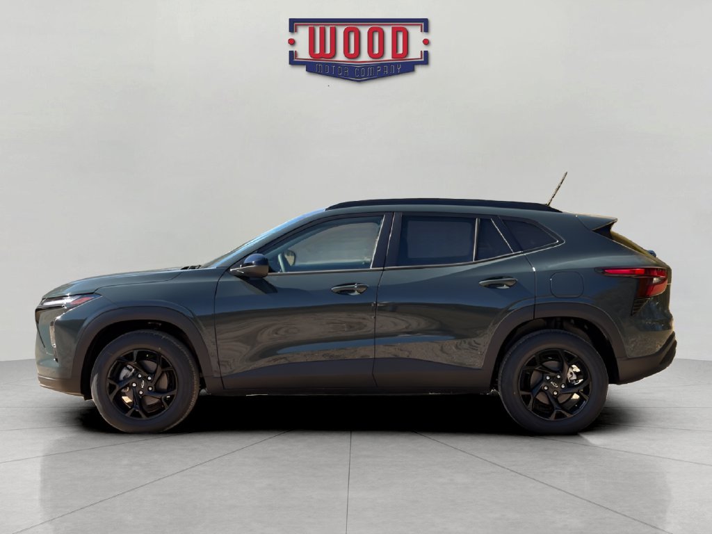 New 2026 Chevrolet Trax LT w/ Midnight Edition FWD image 4