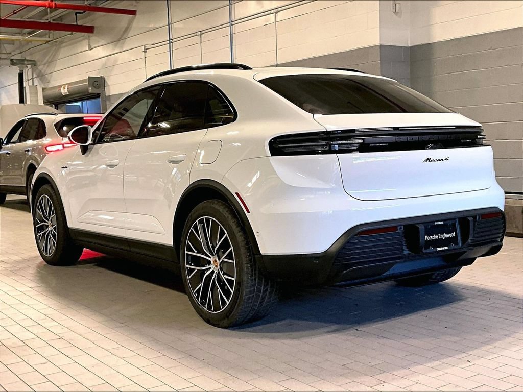 Used 2026 Porsche Macan 4 Electric AWD/4WD image 3