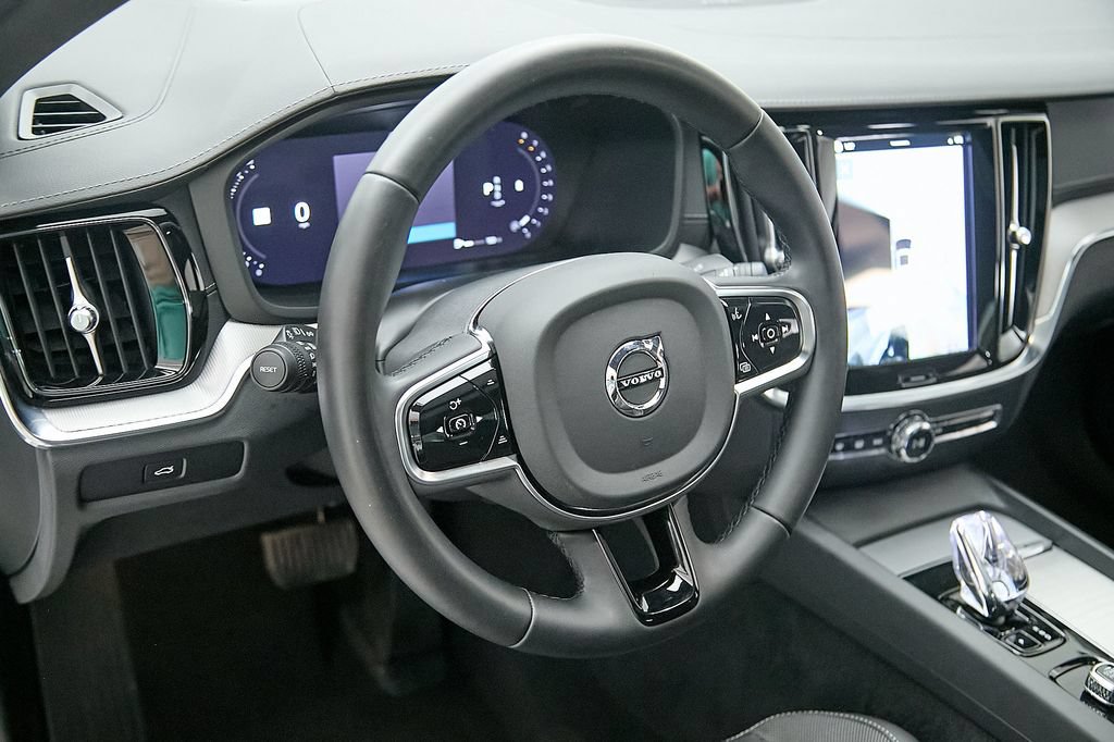 Certified 2025 Volvo S60 B5 Ultra AWD/4WD image 13