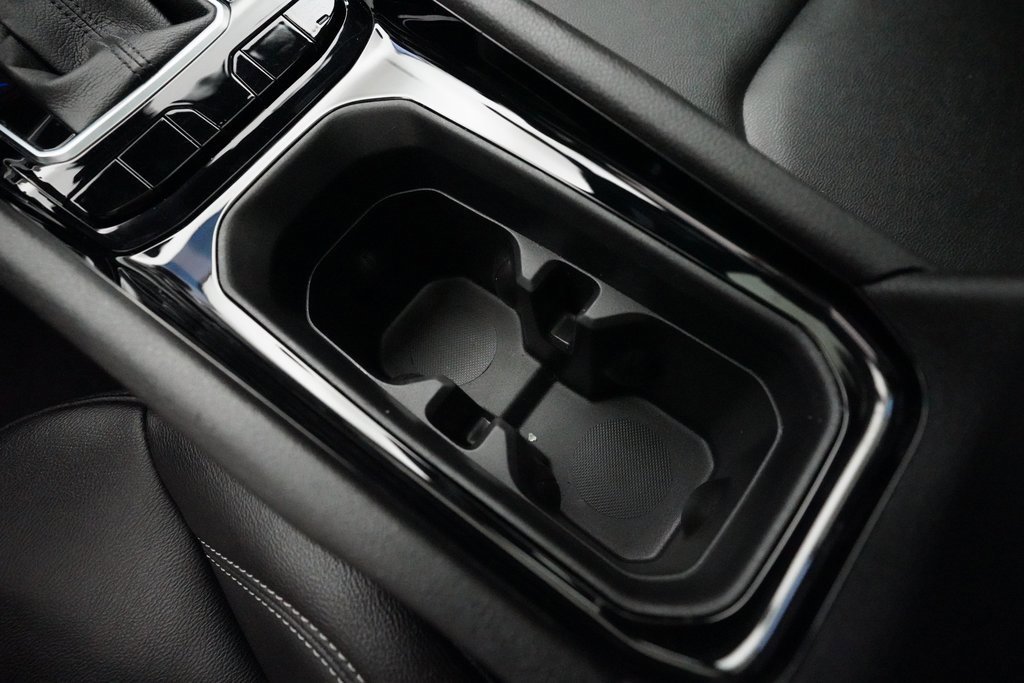 Used 2024 Jeep Compass Limited w/ High Altitude Package image 16