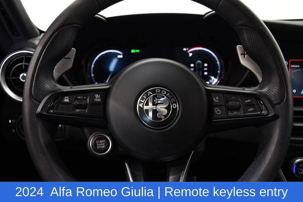 Used 2024 Alfa Romeo Giulia Sprint AWD/4WD image 10
