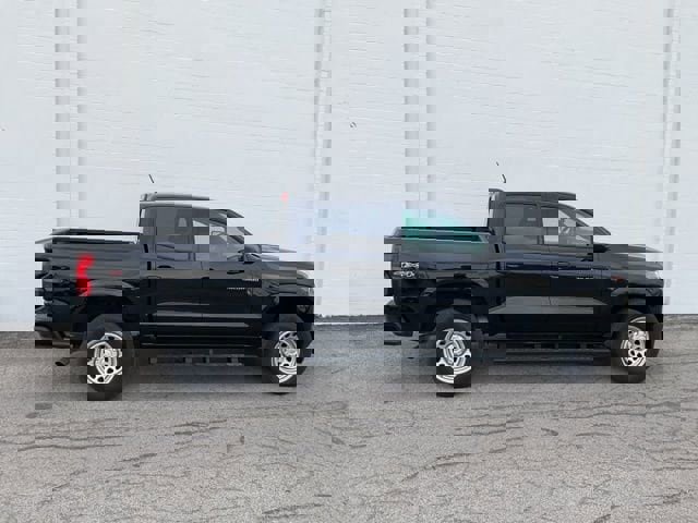 Used 2026 Chevrolet Colorado W/T w/ Advanced Trailering Package AWD/4WD image 3