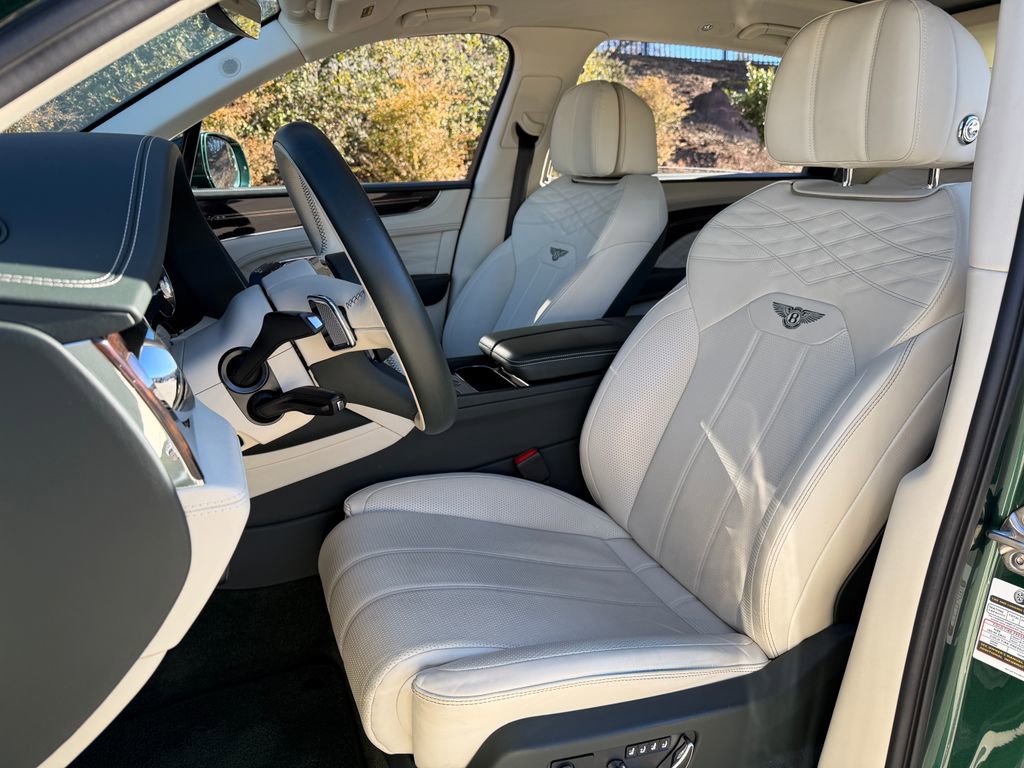 Certified 2023 Bentley Bentayga Extended Wheelbase image 21