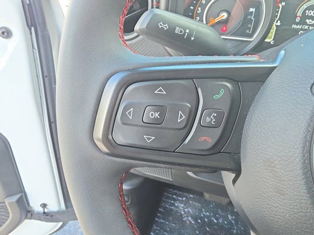 Used 2024 Jeep Gladiator Rubicon w/ Technology Group AWD/4WD image 22