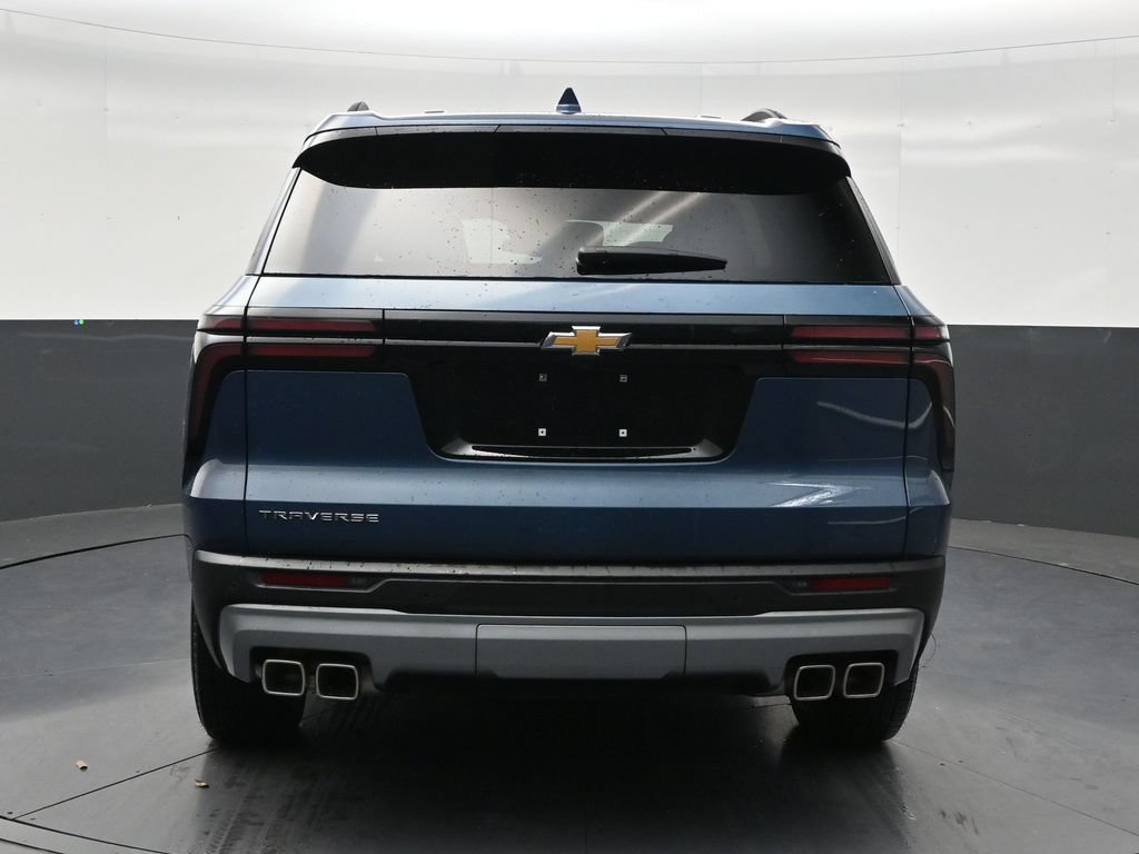Used 2026 Chevrolet Traverse LT FWD image 4