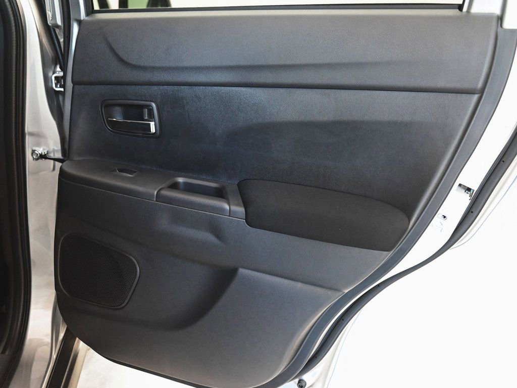 Used 2025 Mitsubishi Outlander Sport LE image 10