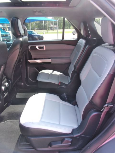 Used 2021 Ford Explorer XLT w/ Equipment Group 202A AWD/4WD image 27