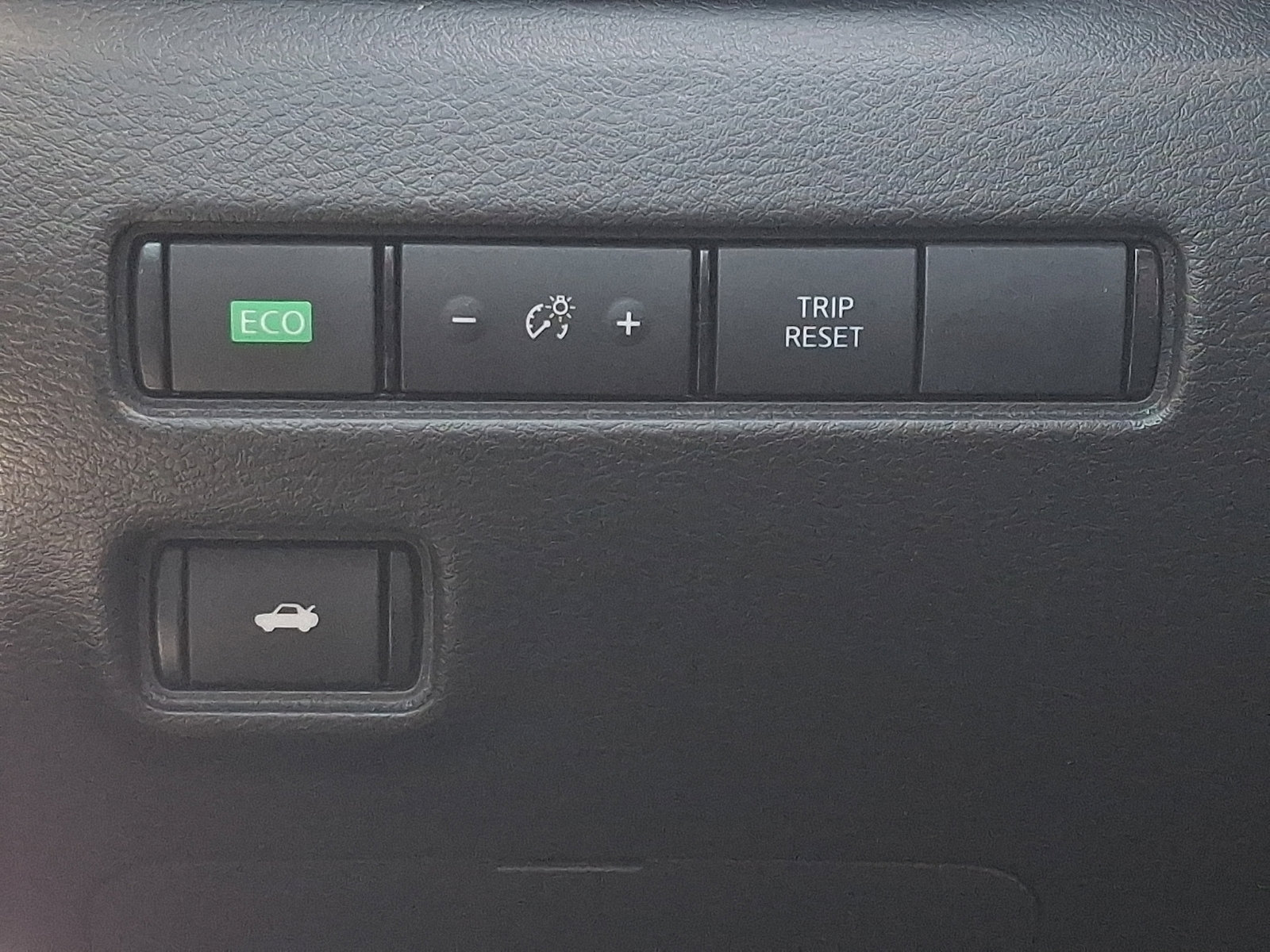 Used 2023 Nissan Sentra SR w/ SR Premium Package FWD image 26