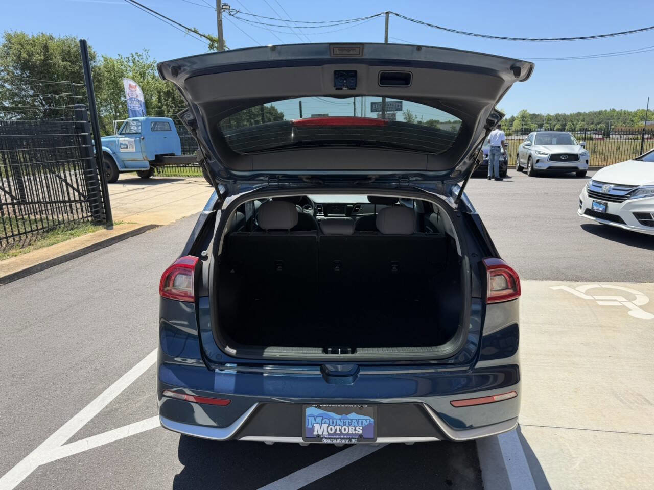 Used 2019 Kia Niro LX FWD image 6