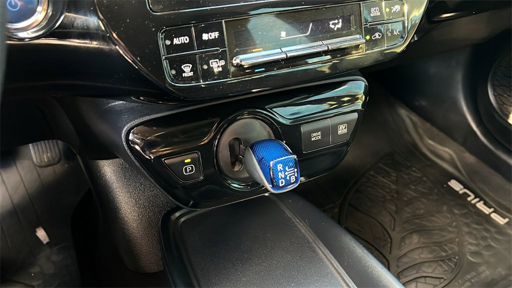 Used 2019 Toyota Prius LE image 17