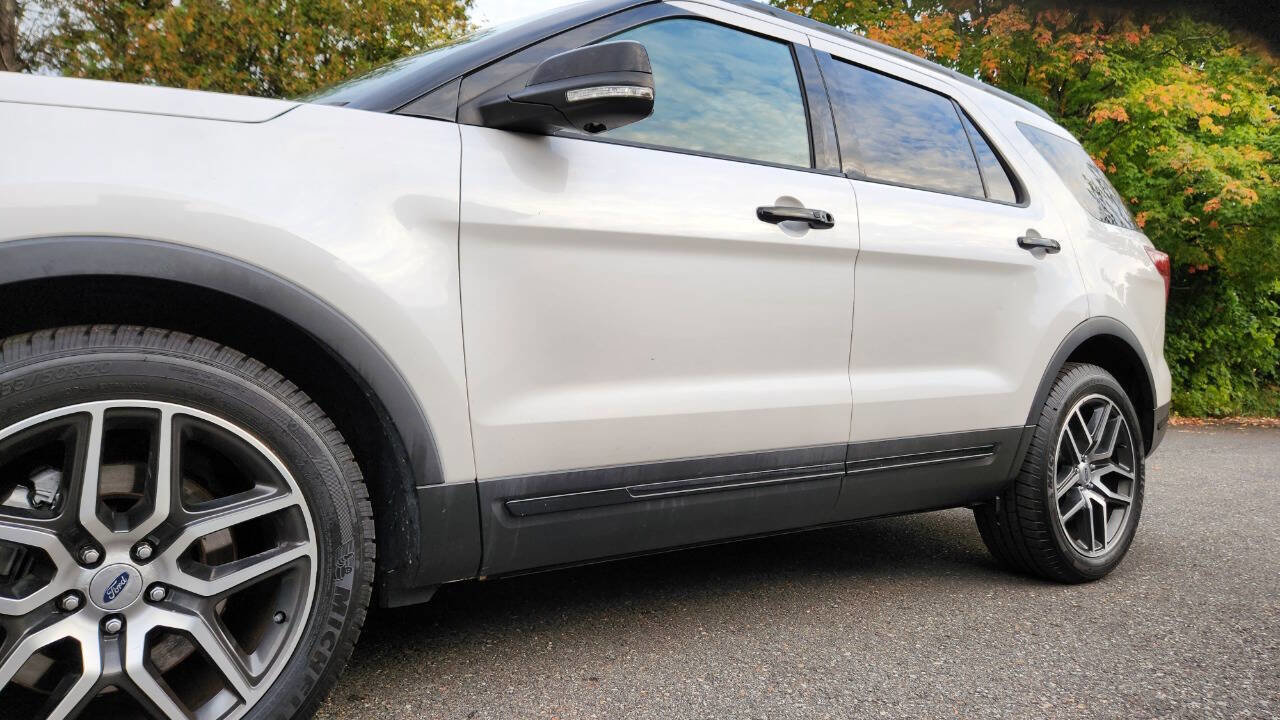 Used 2018 Ford Explorer Sport w/ Equipment Group 401A image 9