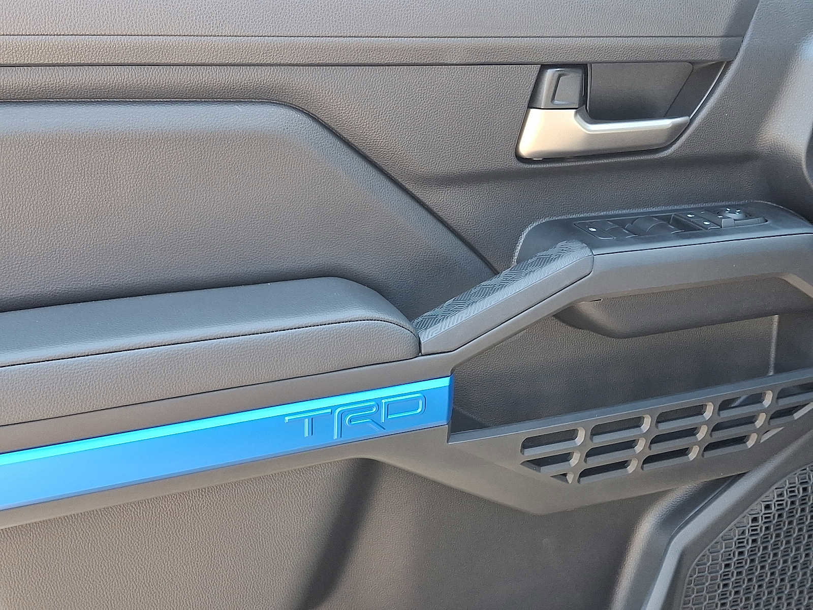 New 2025 Toyota Tacoma TRD Sport image 8