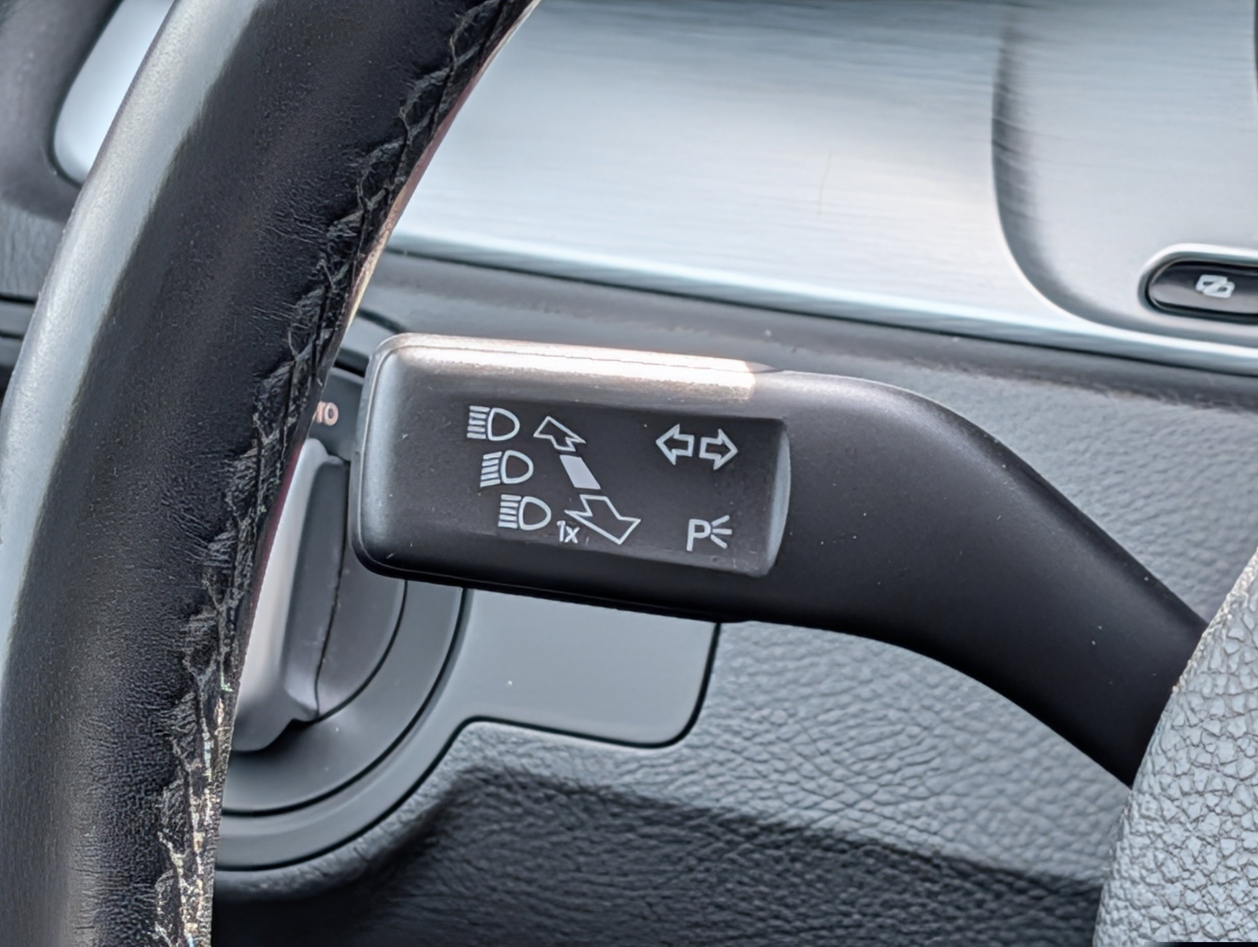 Used 2013 Volkswagen CC Sport image 23