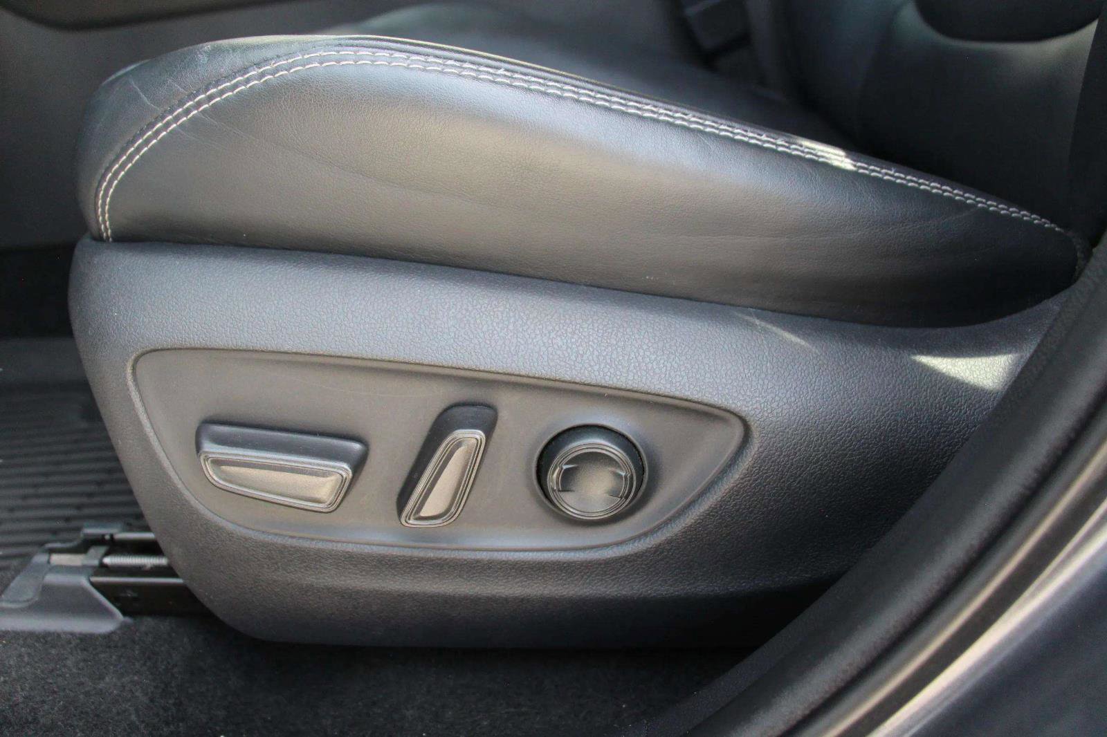 Used 2019 Toyota RAV4 XLE Premium w/ Cold Weather Package image 18