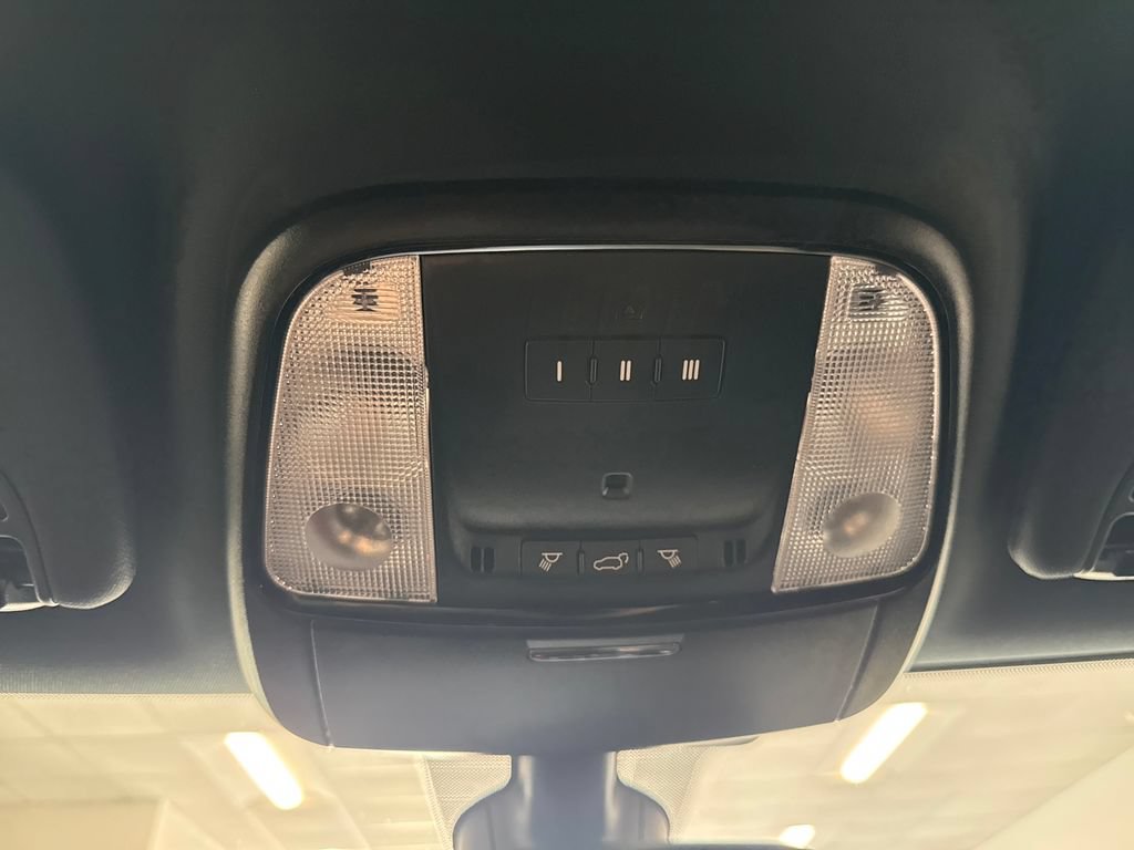 Used 2025 Dodge Durango GT RWD image 18