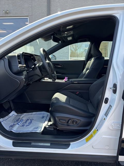 Used 2024 Toyota Crown XLE image 14