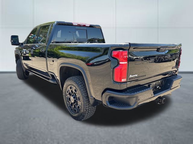 Used 2024 Chevrolet Silverado 3500 High Country w/ High Country Premium Package AWD/4WD image 2
