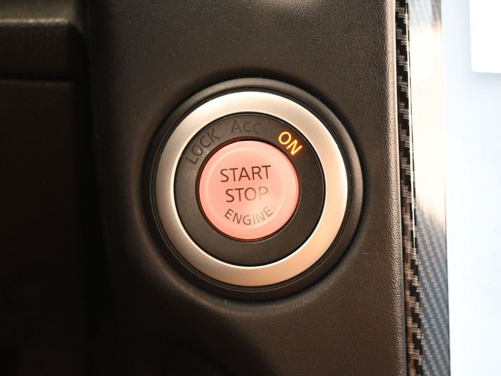 Used 2020 Nissan 370Z w/ Sport Package image 32