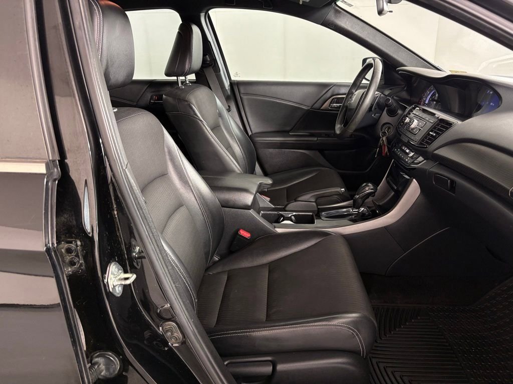 Used 2016 Honda Accord Sport image 36