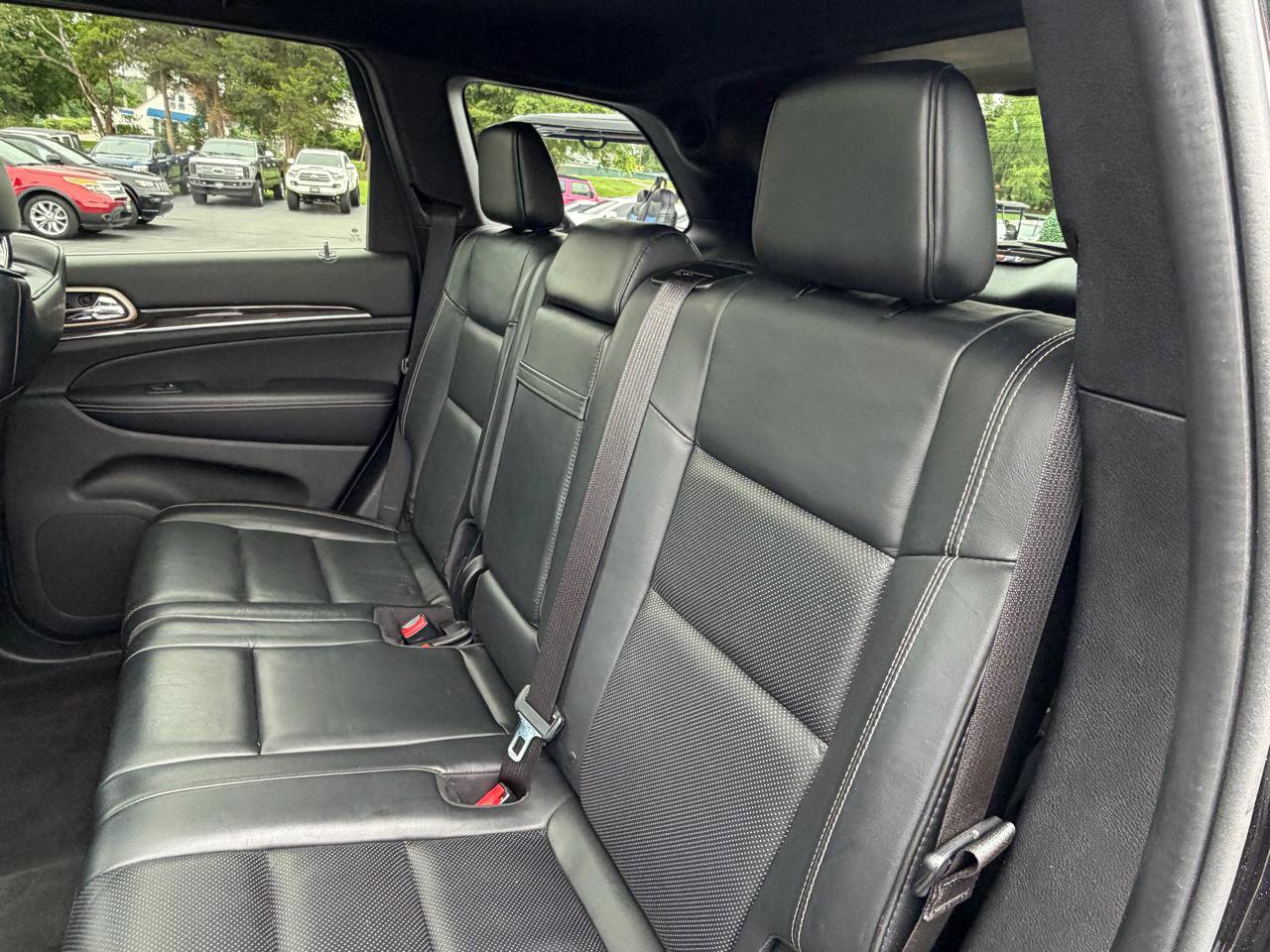 Used 2015 Jeep Grand Cherokee Overland AWD/4WD image 31