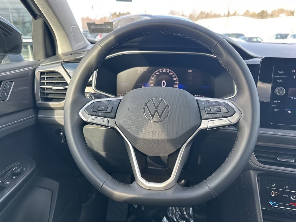 New 2026 Volkswagen Taos SE image 14