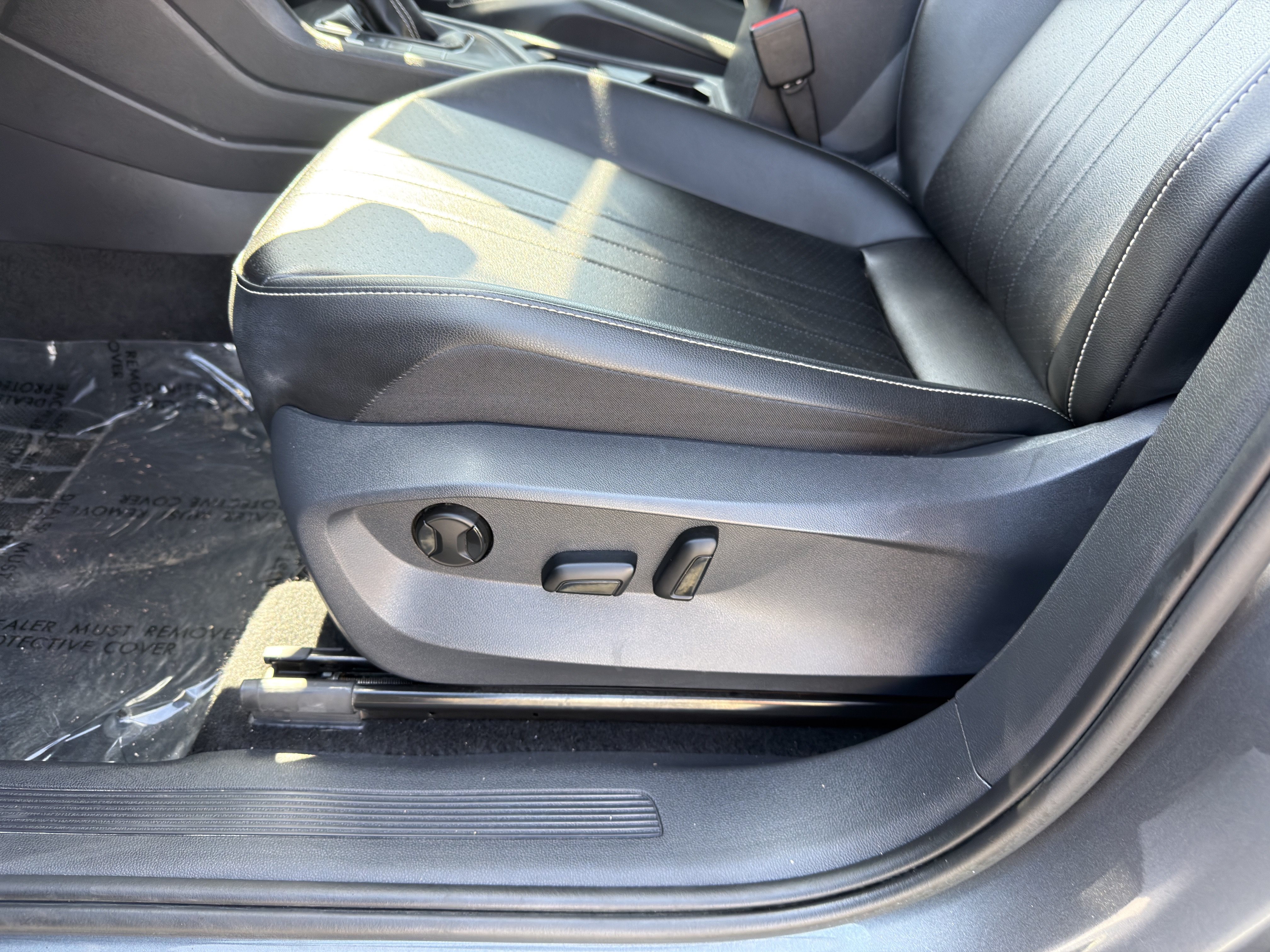 Used 2024 Volkswagen Tiguan SE FWD image 30