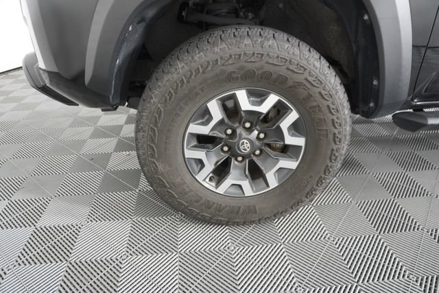 Used 2023 Toyota Tacoma TRD Off-Road w/ Technology Package AWD/4WD image 16