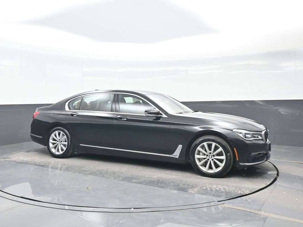 Used 2017 BMW 750i xDrive image 8