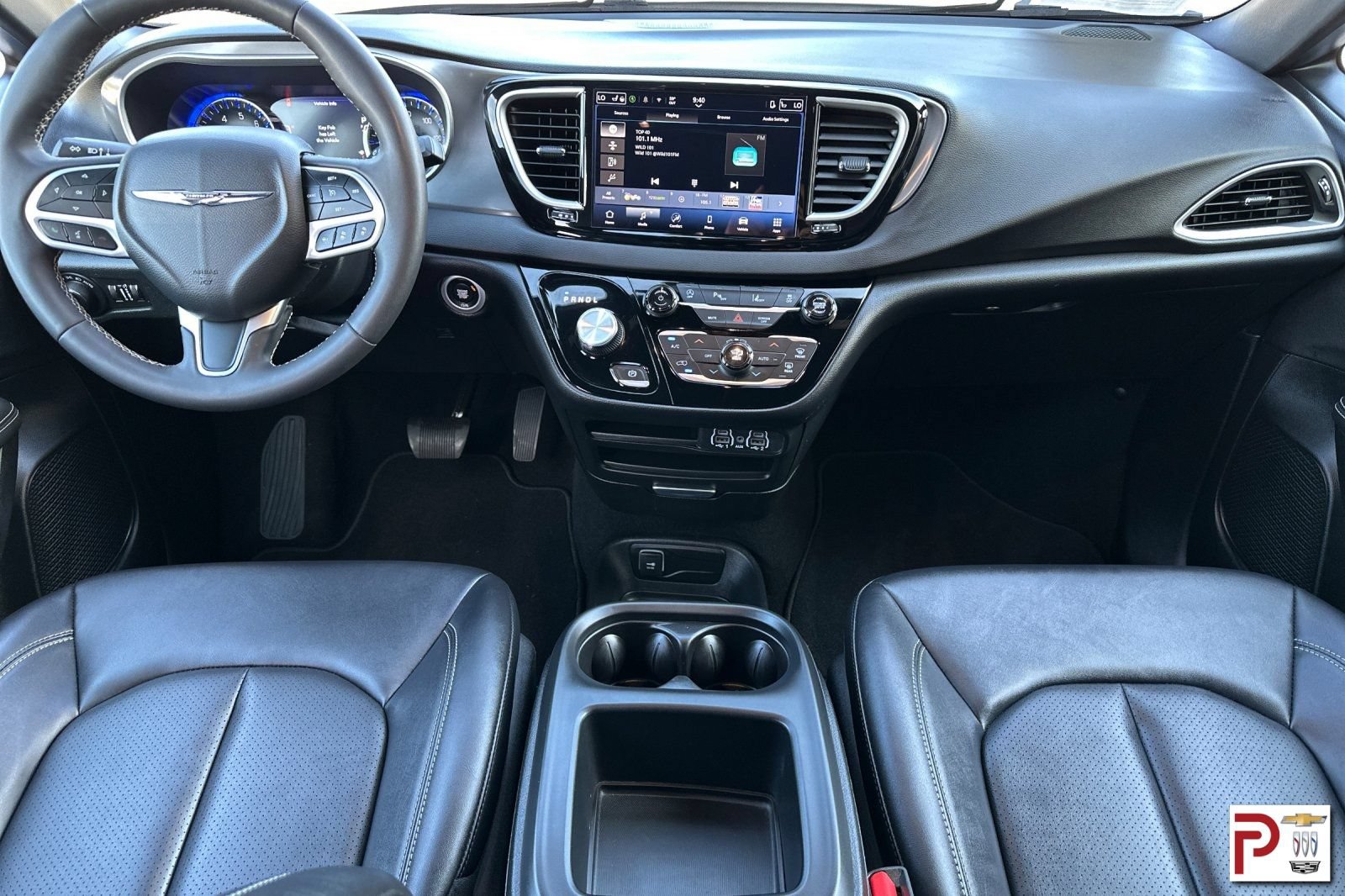 Used 2025 Chrysler Pacifica Select FWD image 15