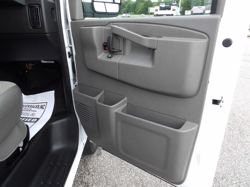 Used 2025 Chevrolet Express 3500 LT w/ LT Preferred Equipment Group RWD image 40